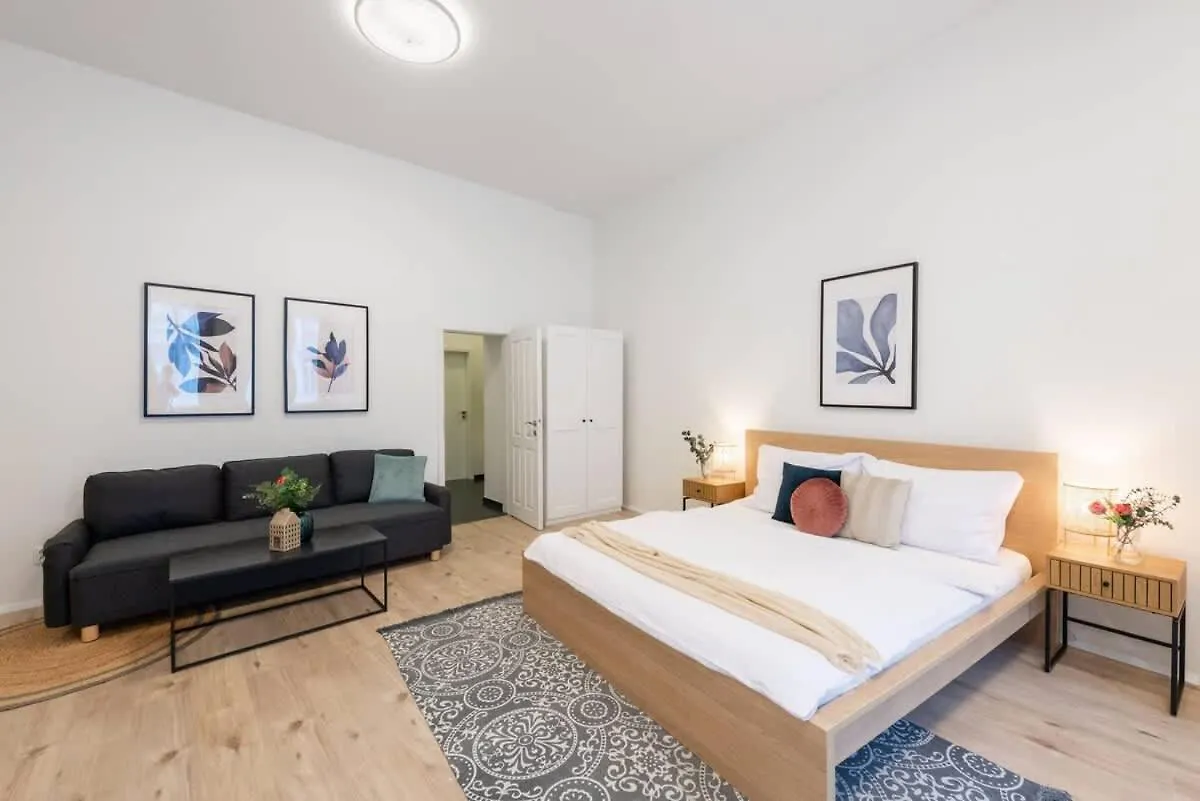 Elegant Spacious Old Town Studio Прага Апартаменты